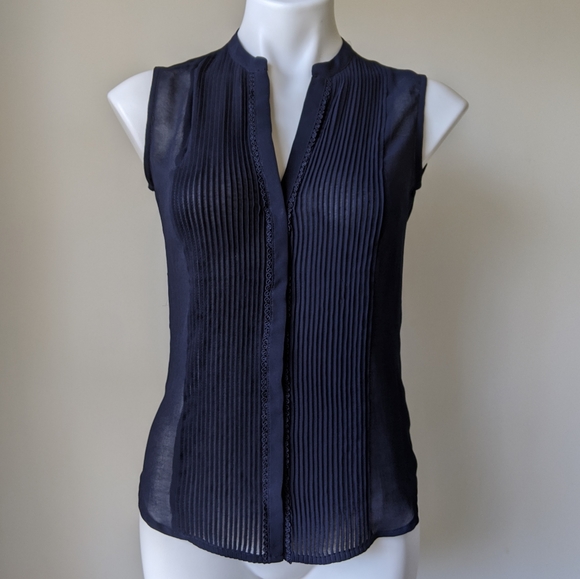 🌼 FATE Alameda PinTuck Button up V-Neck Blouse, Navy XS NWT - Picture 3 of 6